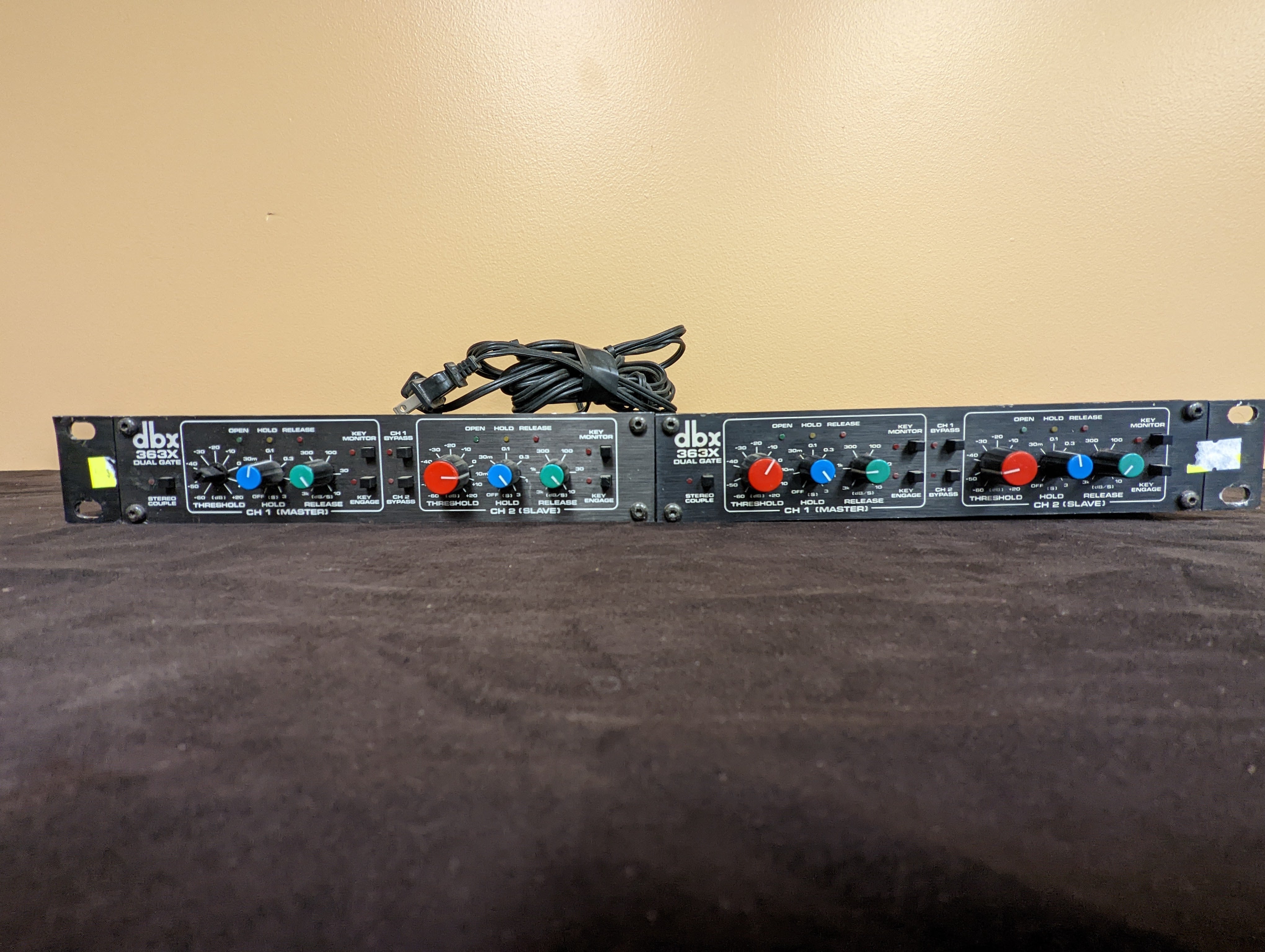 DBX 363X - Used Dual Gate (Racked Pair) – Pro Audio and Lighting