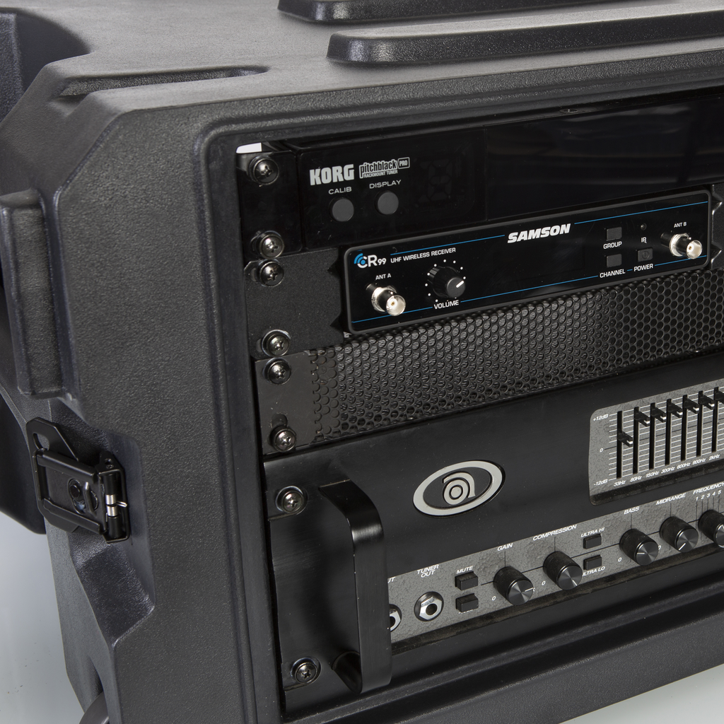 6U, 19" Deep Molded Audio Rack; w/ wheels