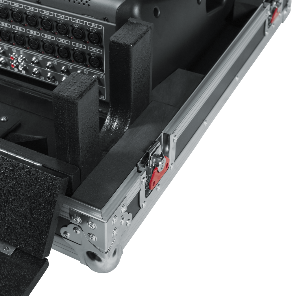 Road case for Behringer X-32 with Doghouse