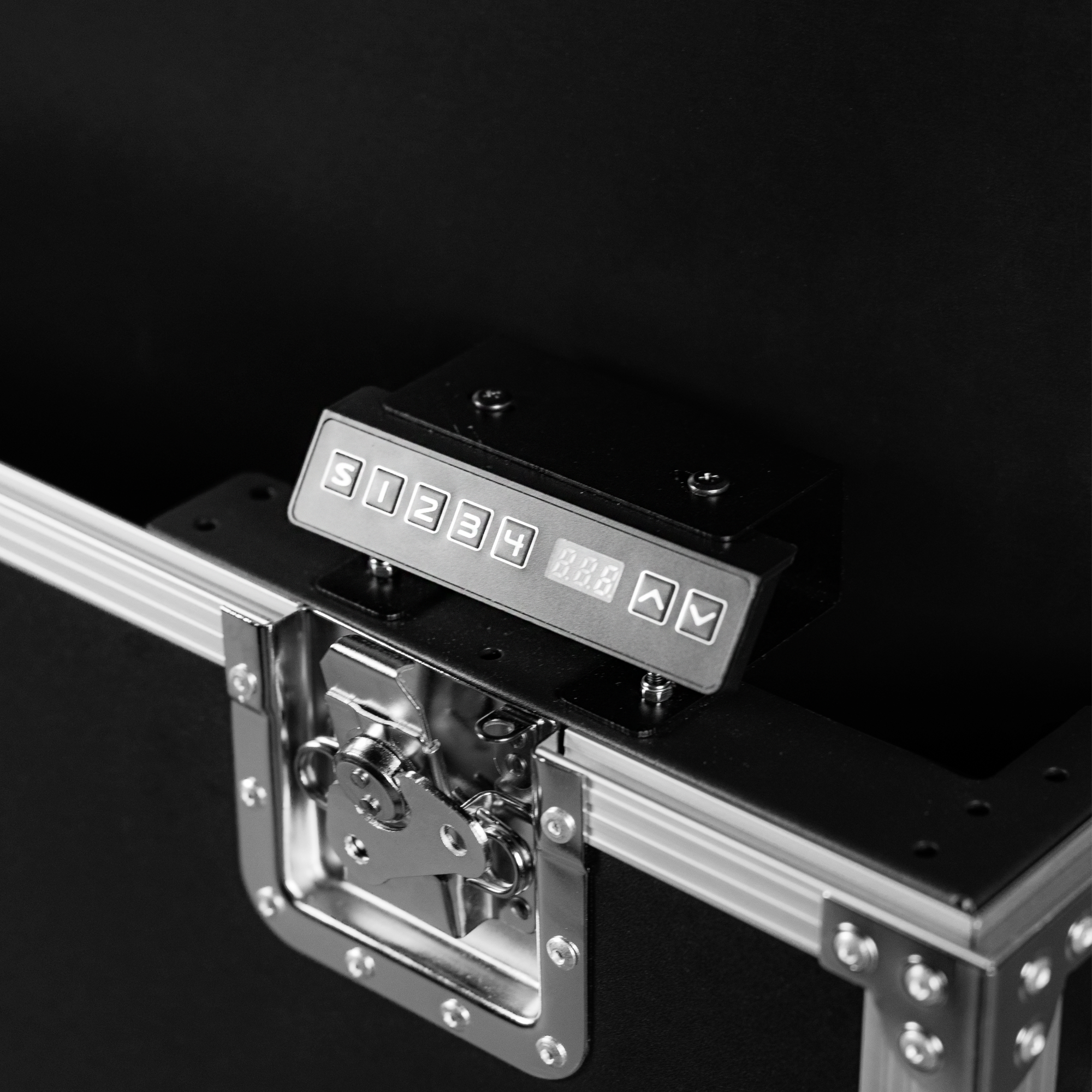 Gator EXPO E Series ELIFT Case for 55" LED Screen