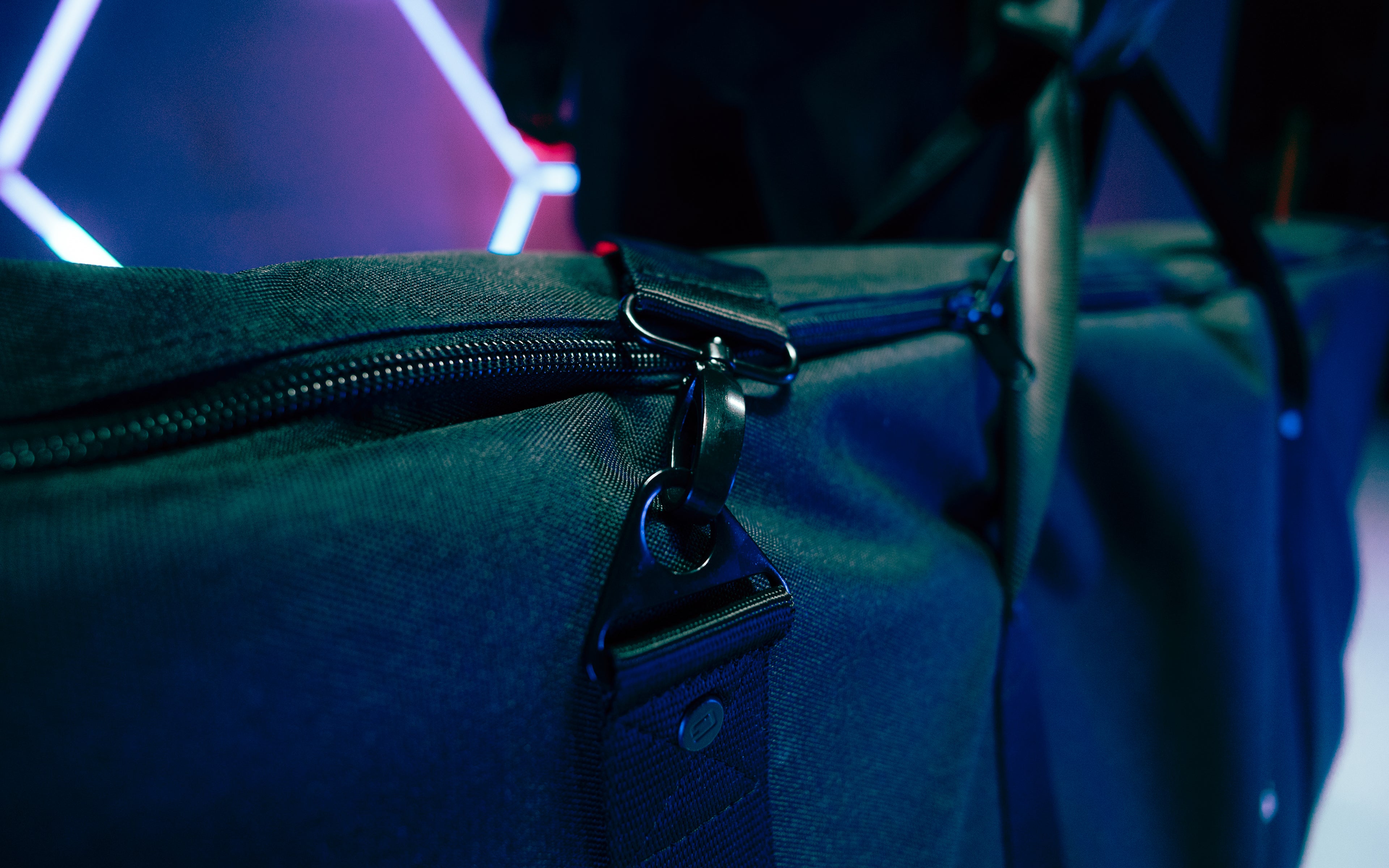 Frameworks DJ Facade with TV Mount & Carrying Bag
