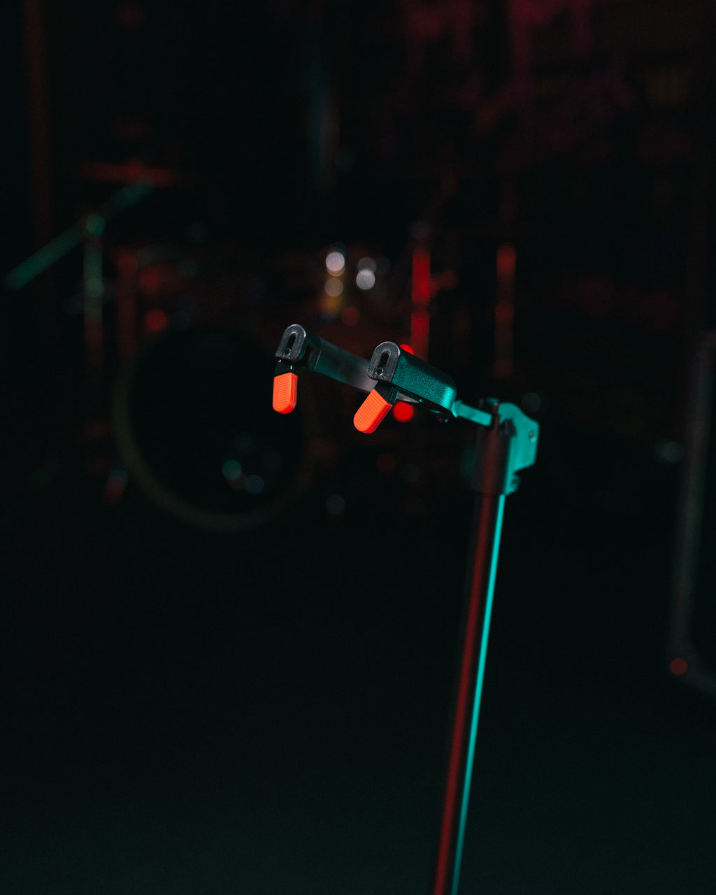 Hanging Guitar Stand with Locking Yoke