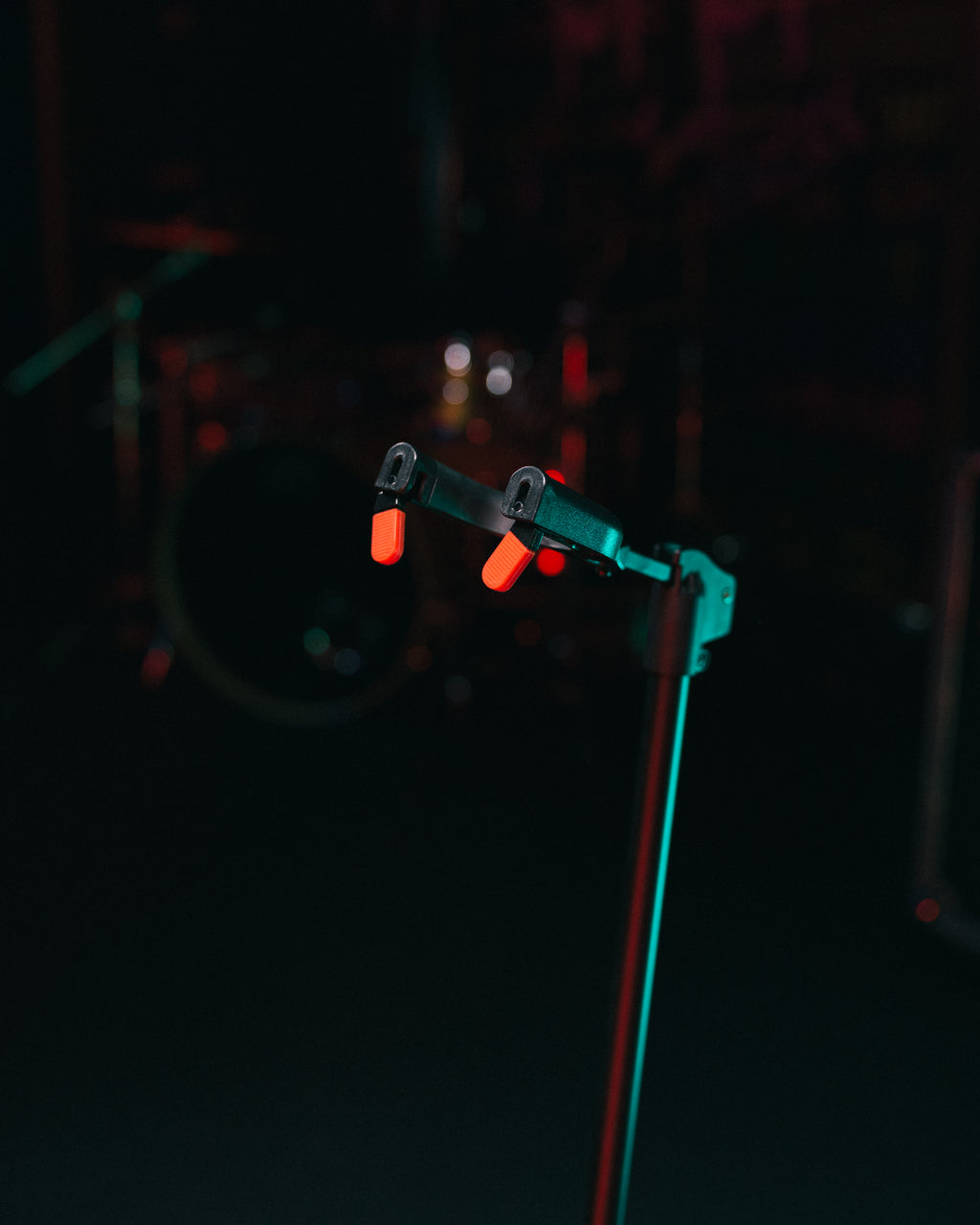 Hanging Guitar Stand with Locking Yoke