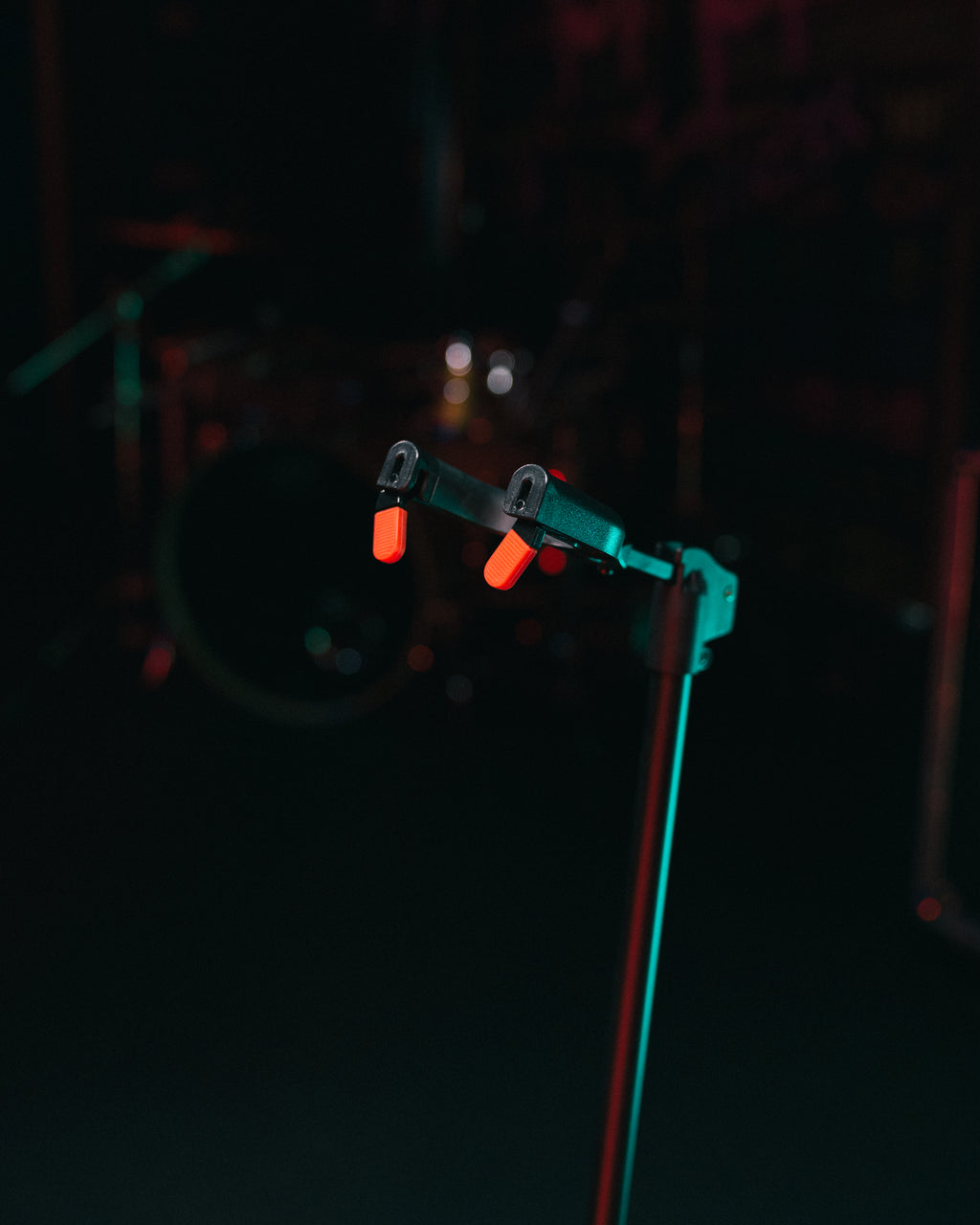 Hanging Guitar Stand with Locking Yoke