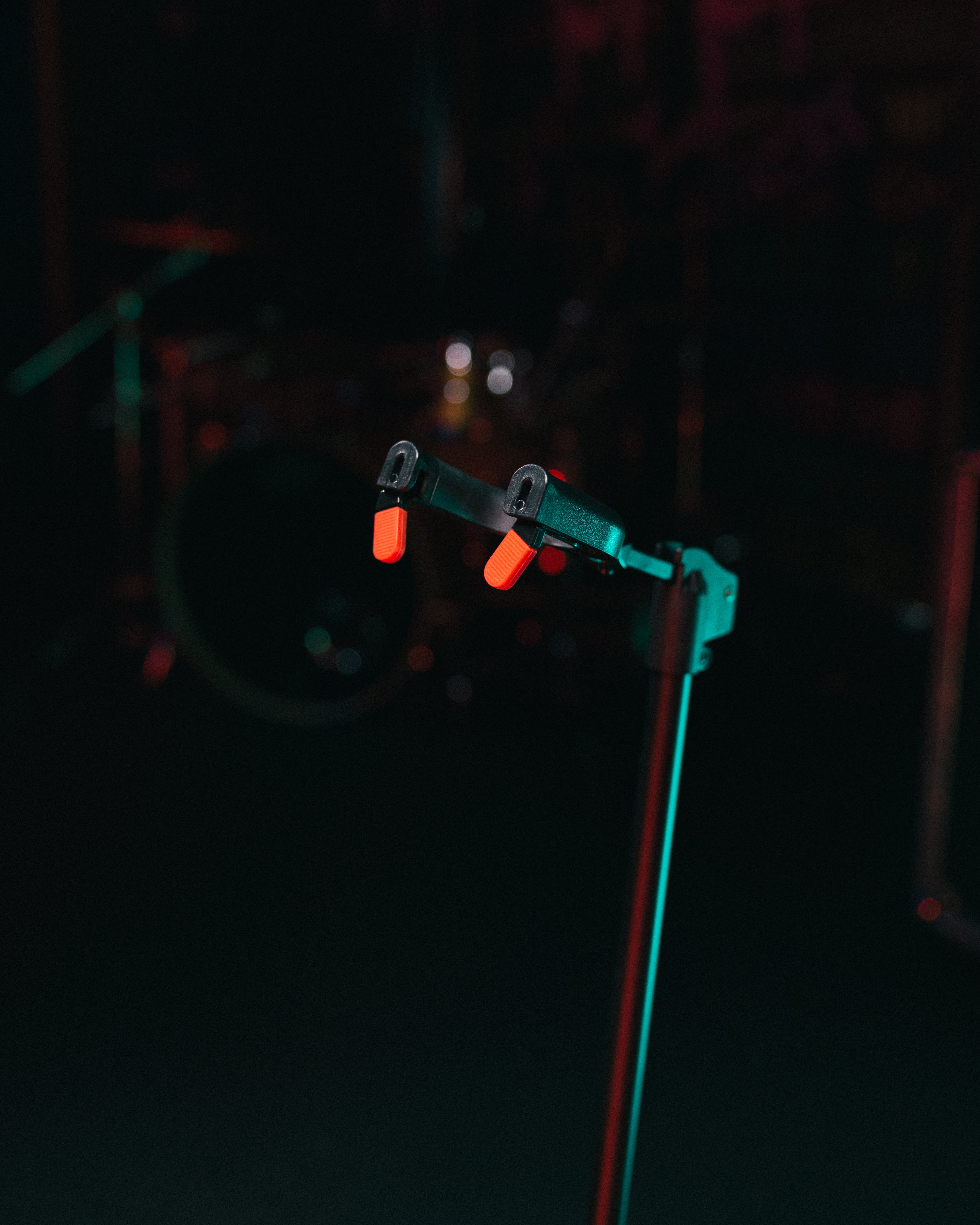 Hanging Guitar Stand with Locking Yoke