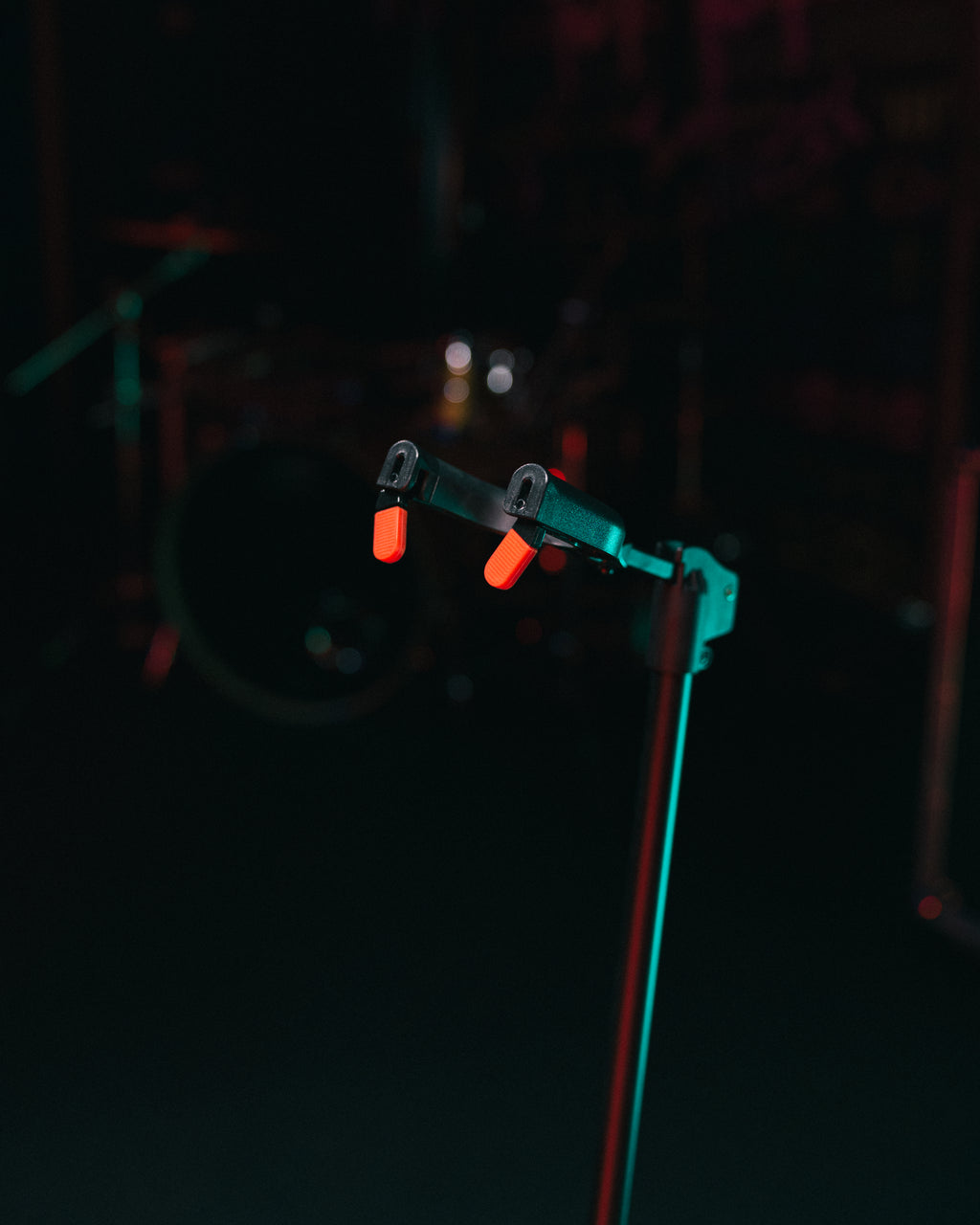 Hanging Guitar Stand with Locking Yoke