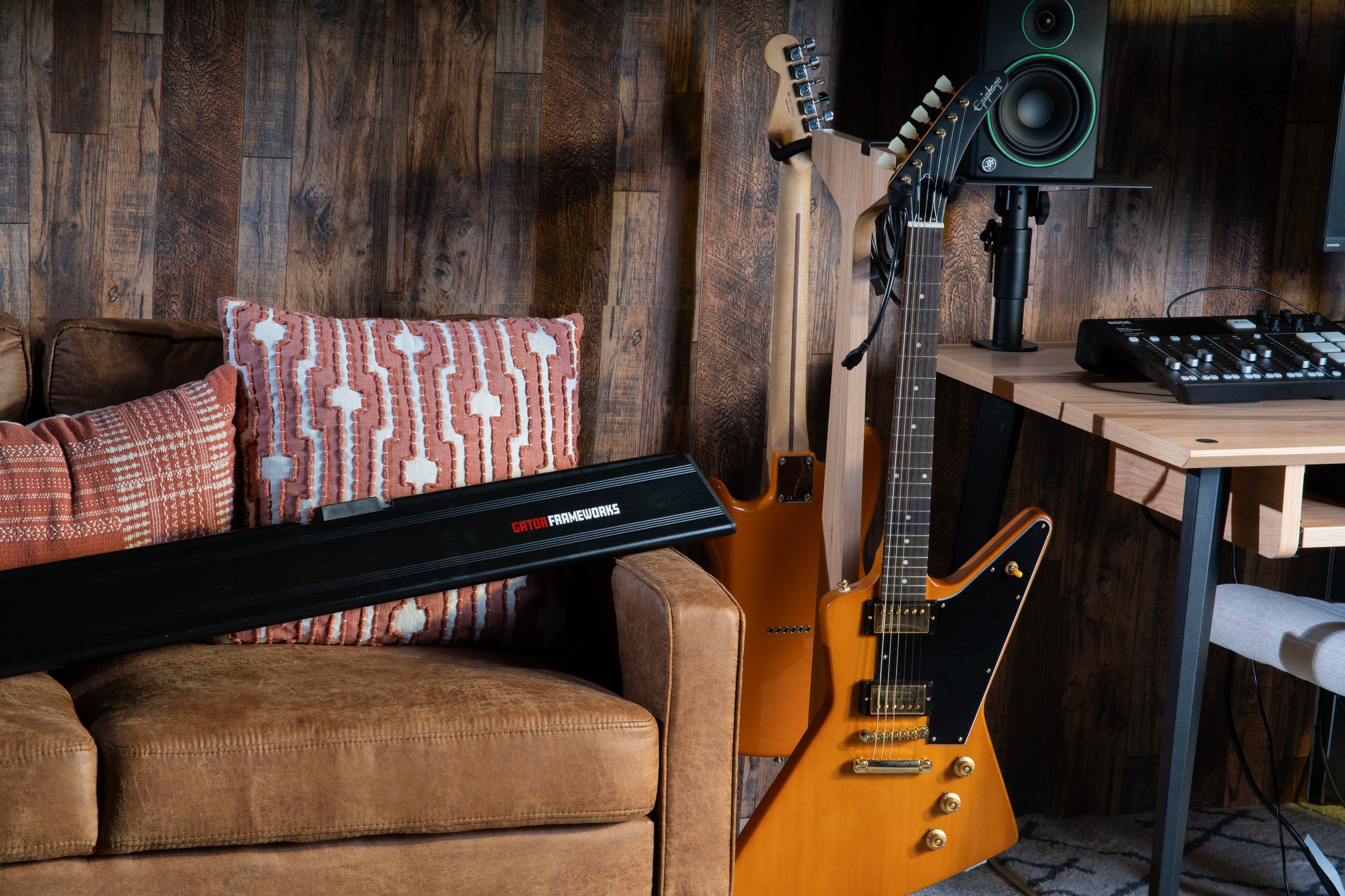 Column Style Keyboard Stand