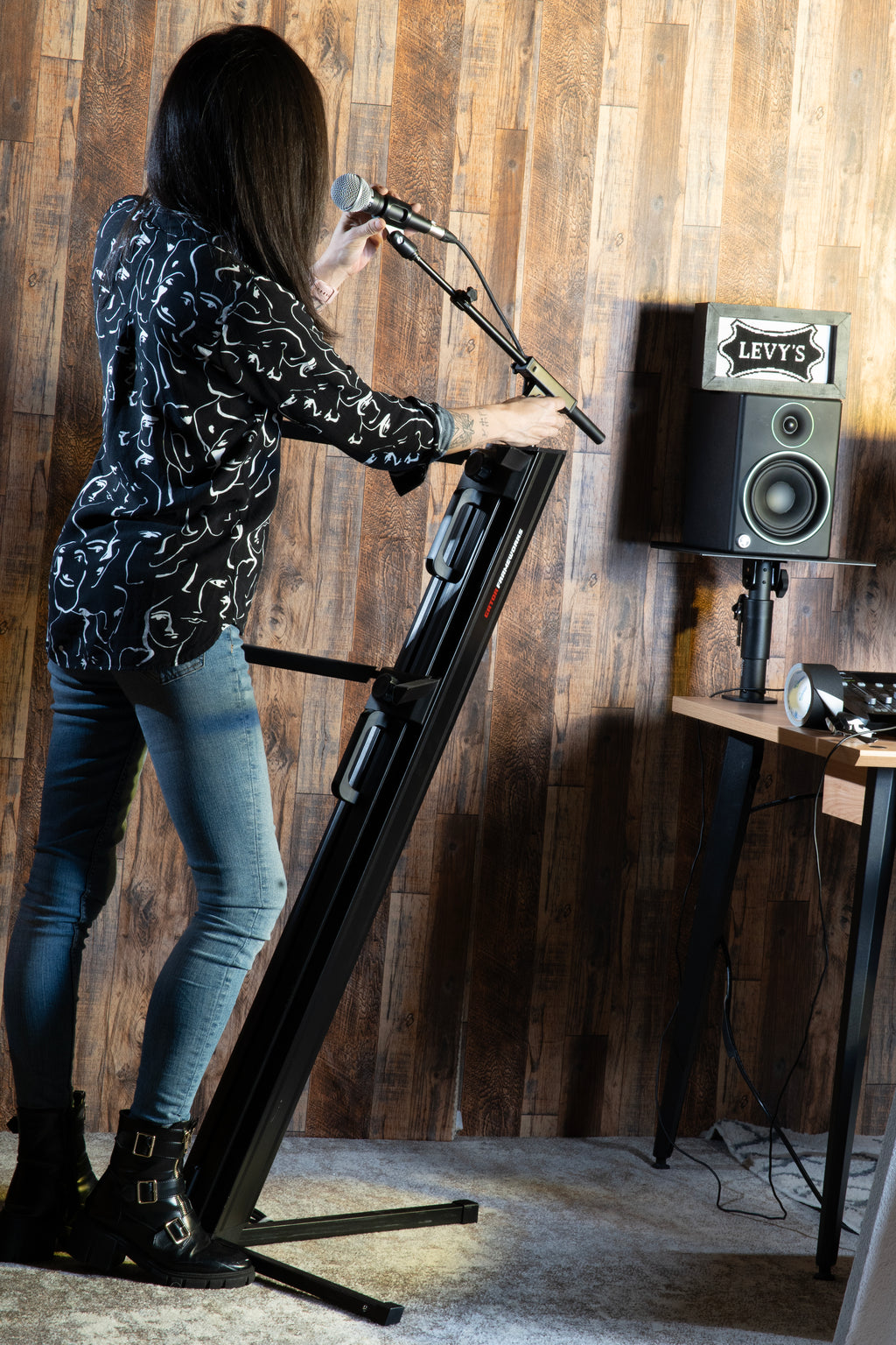 Column Style Keyboard Stand
