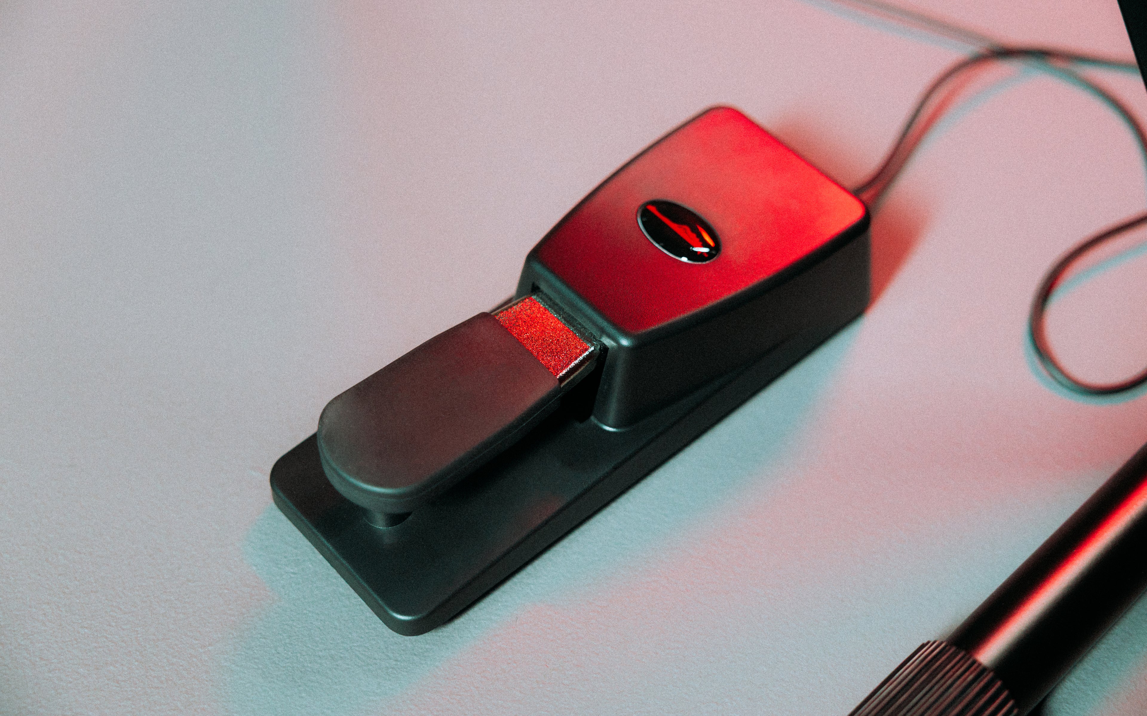 Frameworks Traditional Piano Sustain Pedal