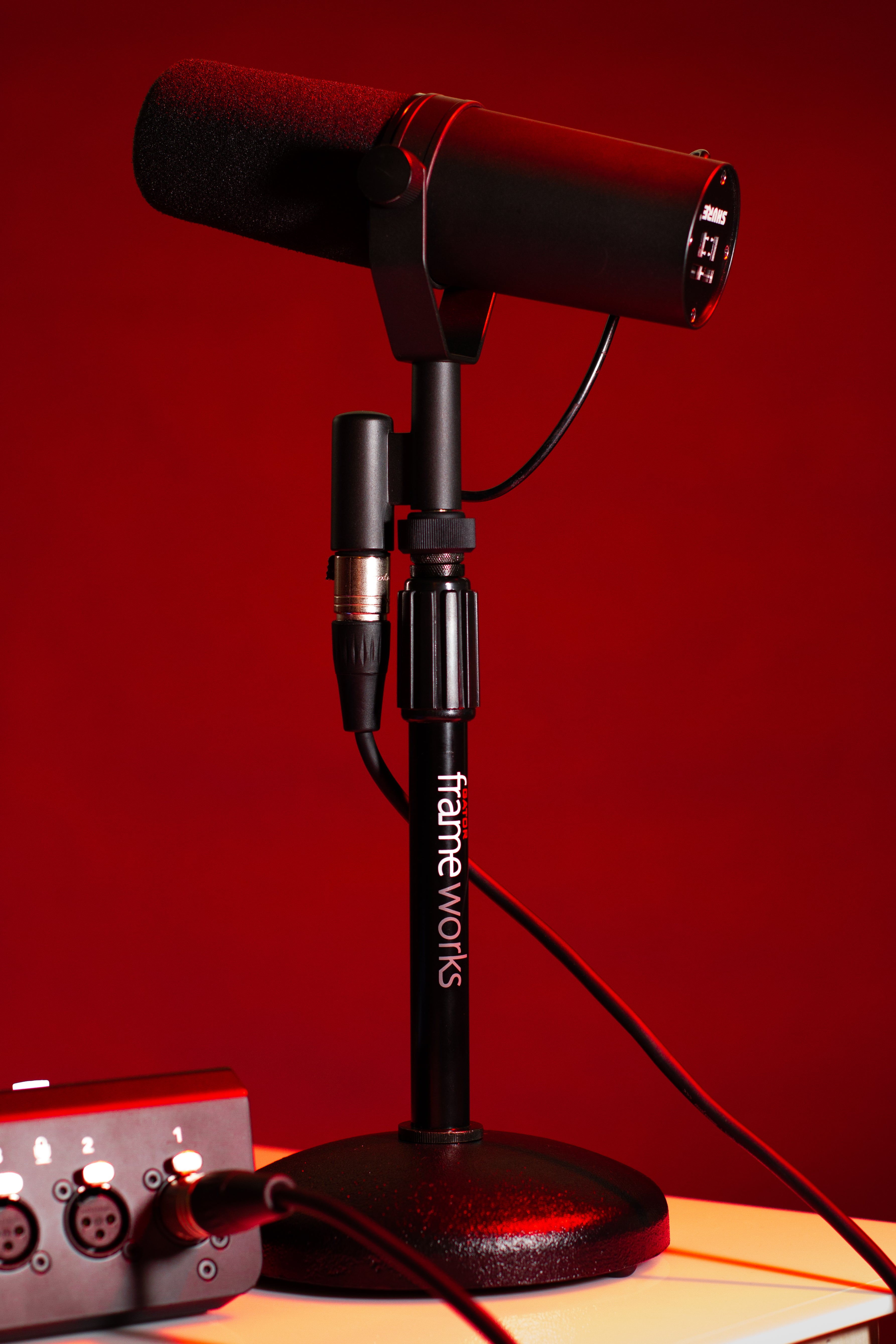 Round Base Desktop Mic Stand