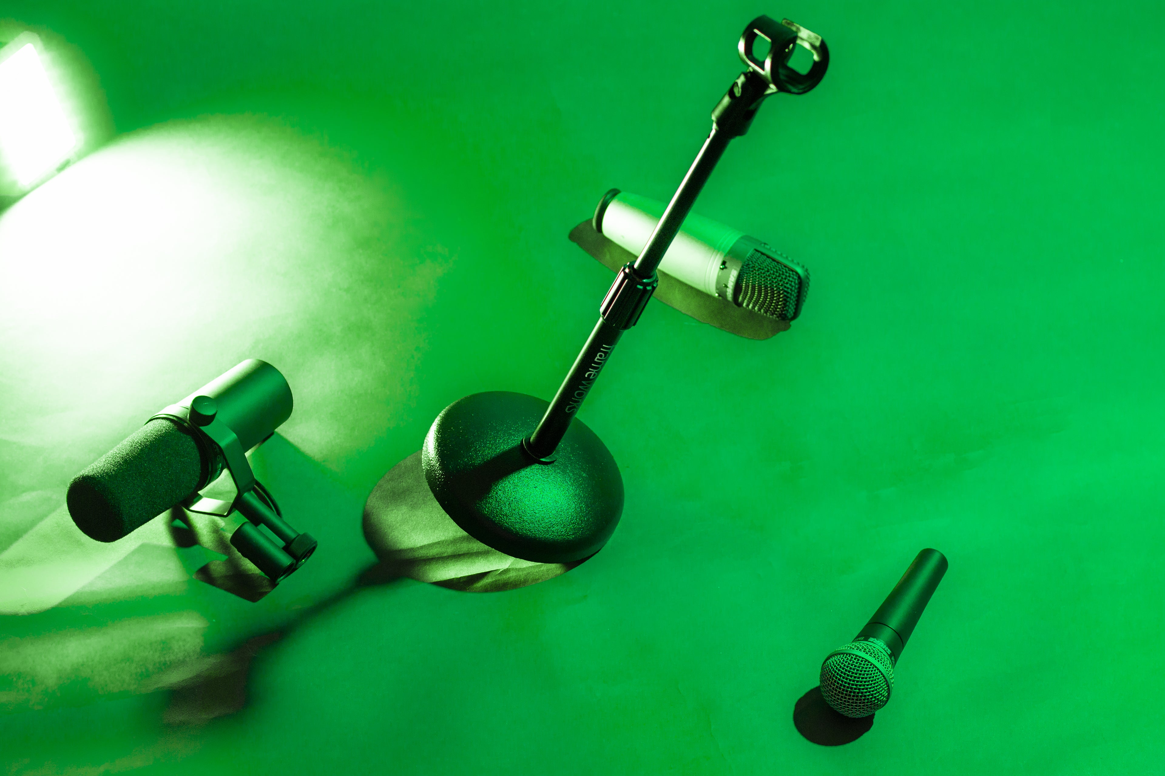Round Base Desktop Mic Stand