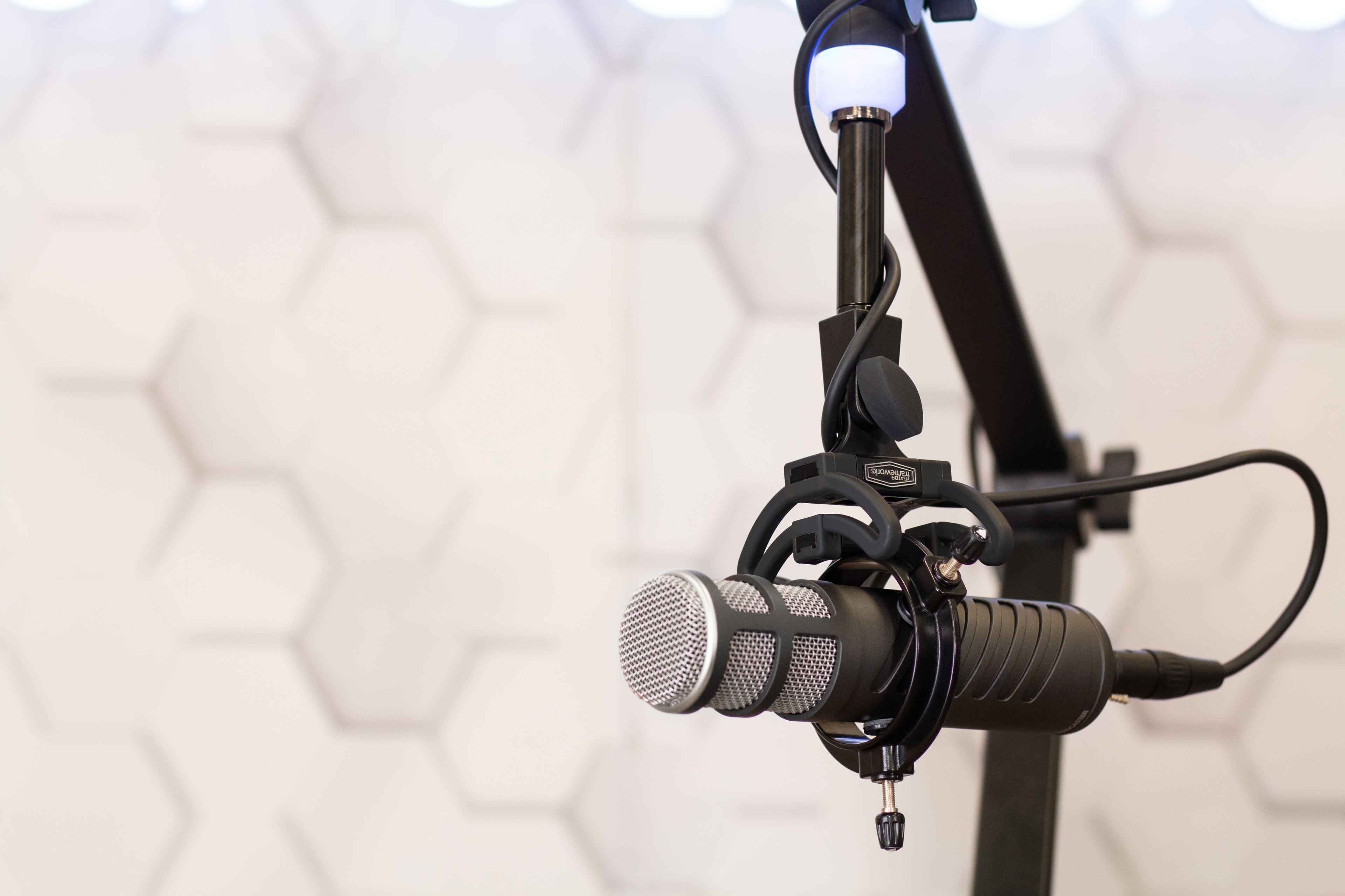 Deluxe Universal Shockmount For Mics 18-55Mm