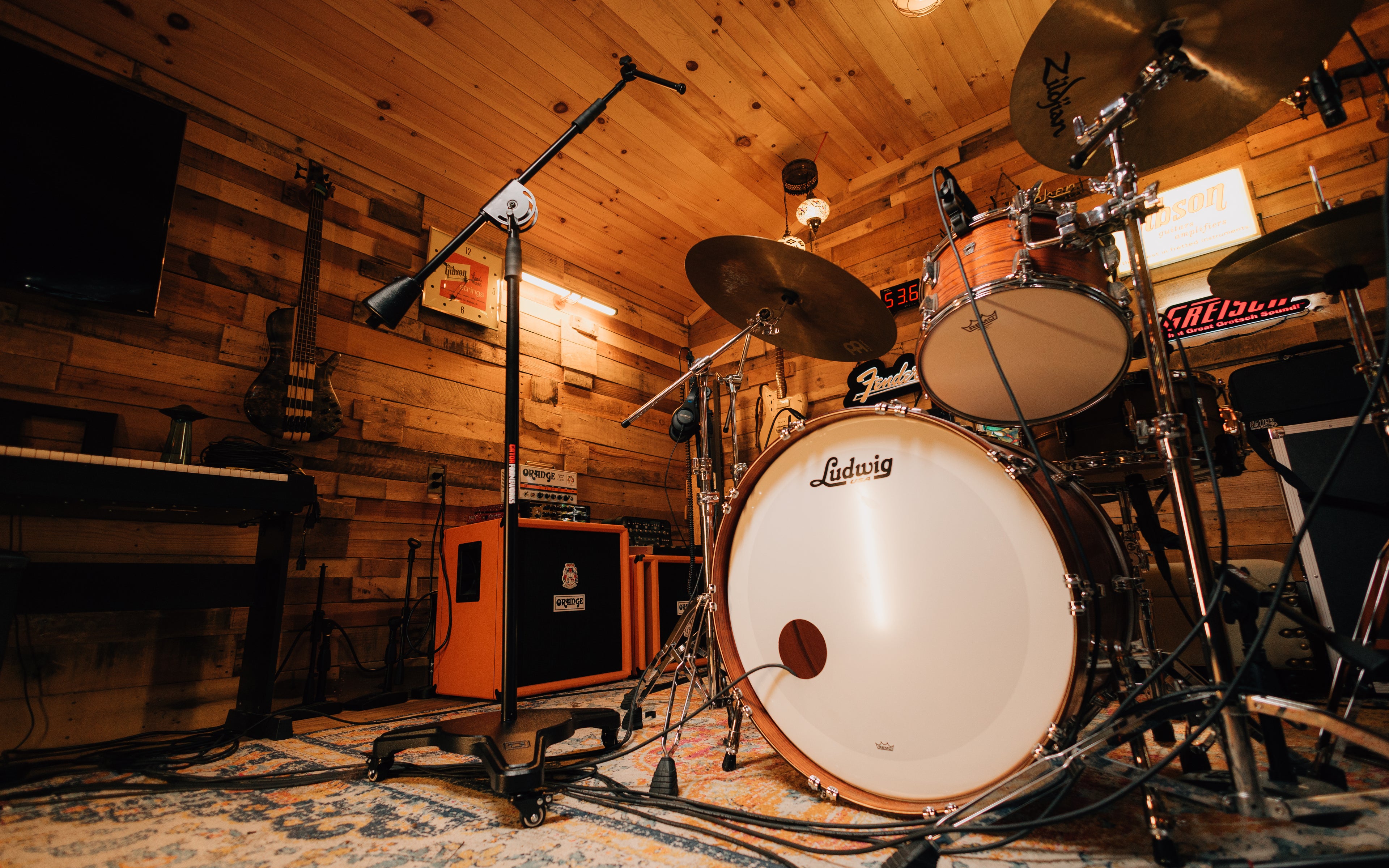 Frameworks Studio Mic Boom w/ Heavy Base & Wheels