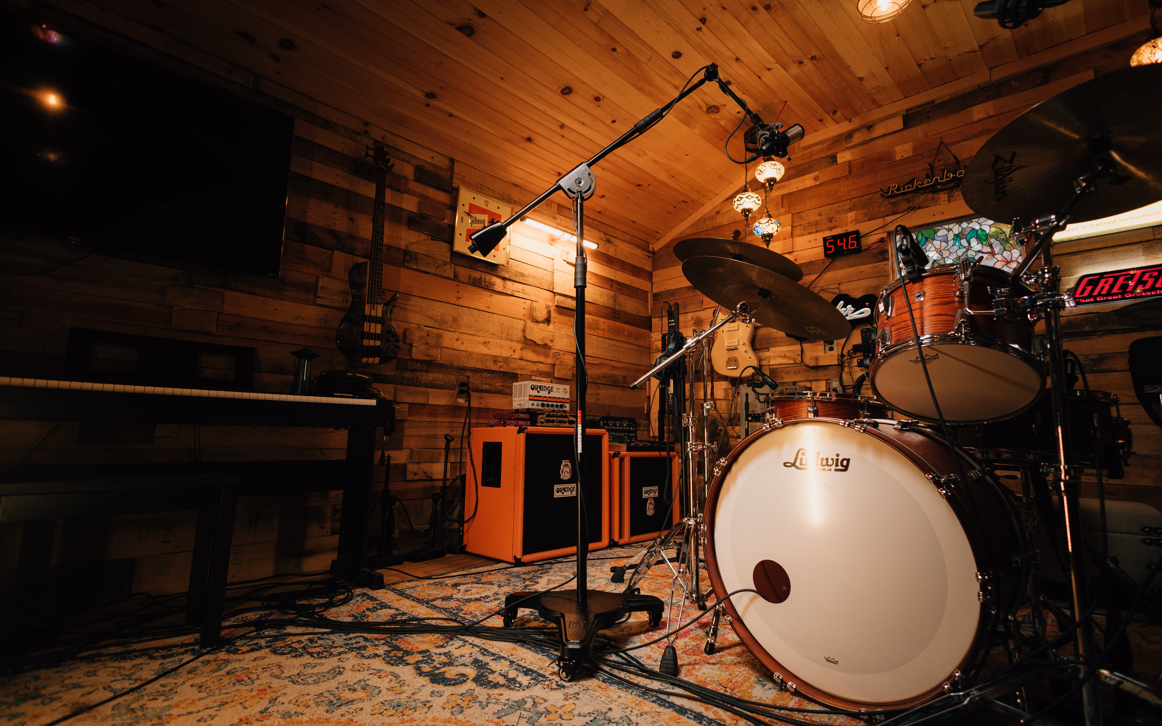 Frameworks Studio Mic Boom w/ Heavy Base & Wheels