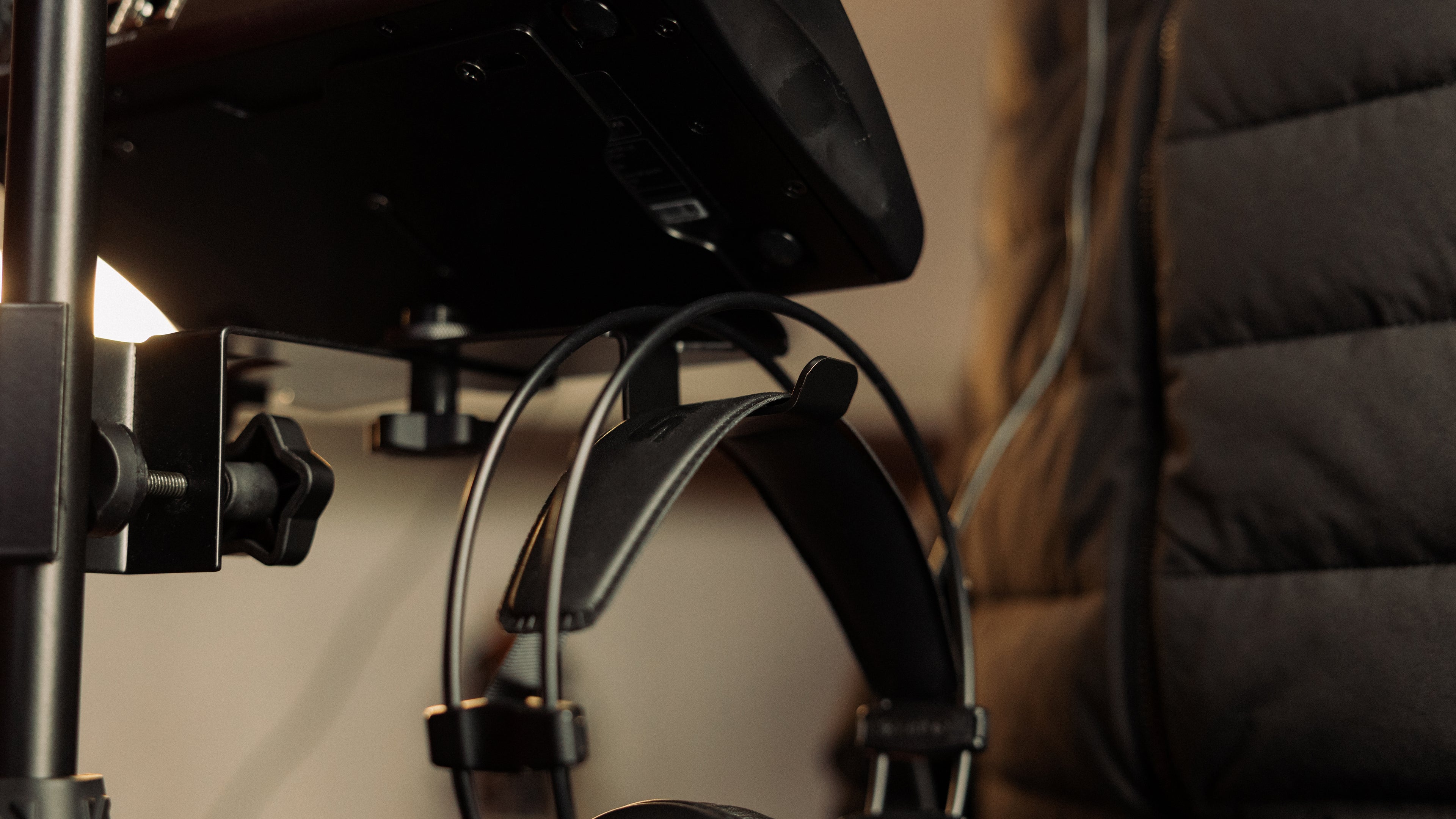 Gator Universal Mount for Personal Monitor Mixers