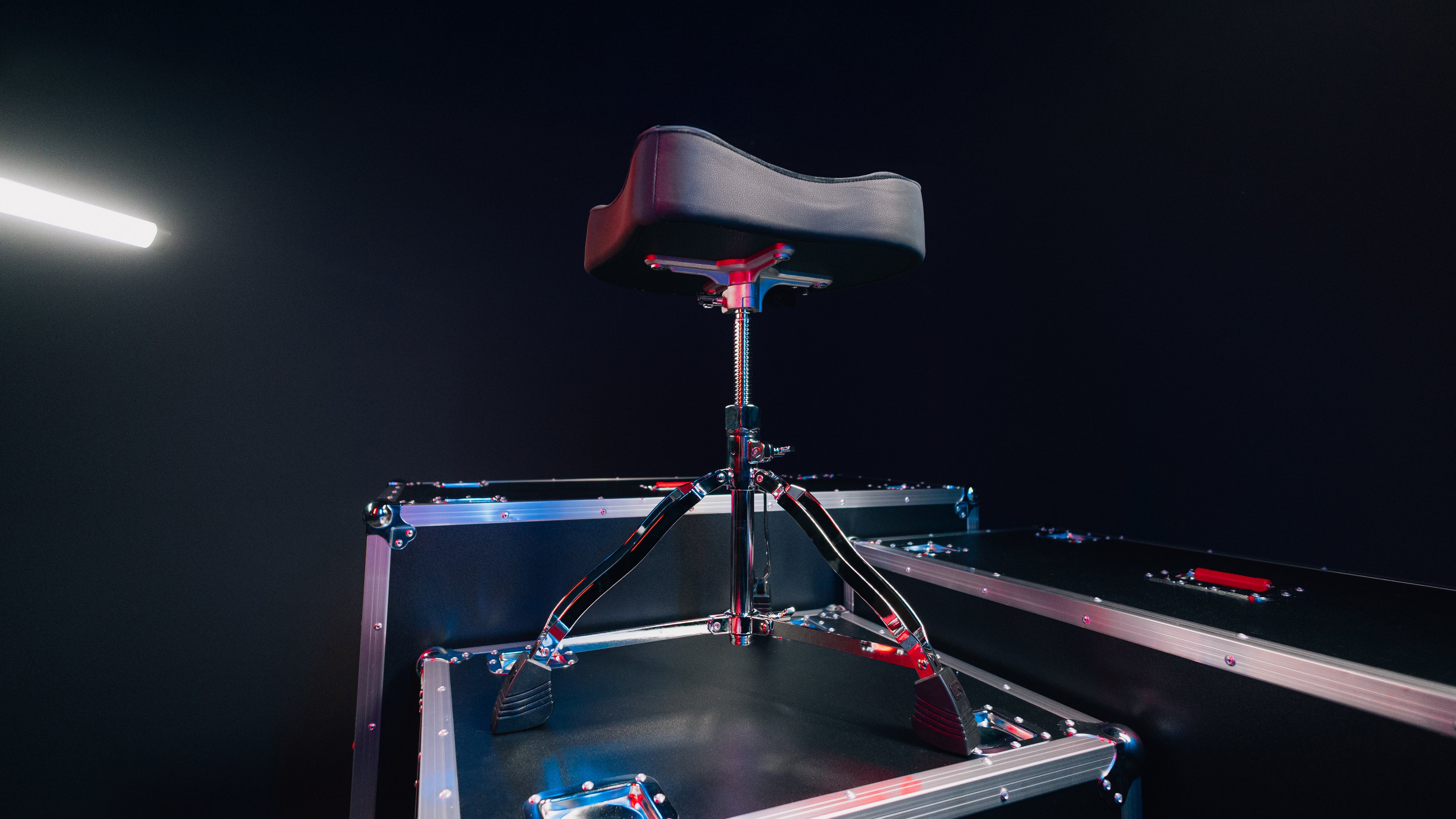Gator Spindle Drum Throne Saddle Seat - Black