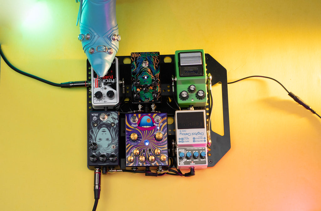 Metal pedalboard design to fit in most Gator Case