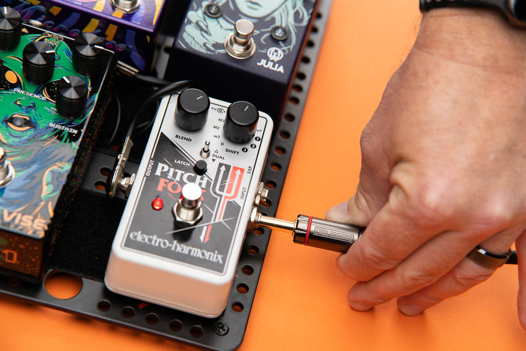 Metal pedalboard design to fit in most Gator Case
