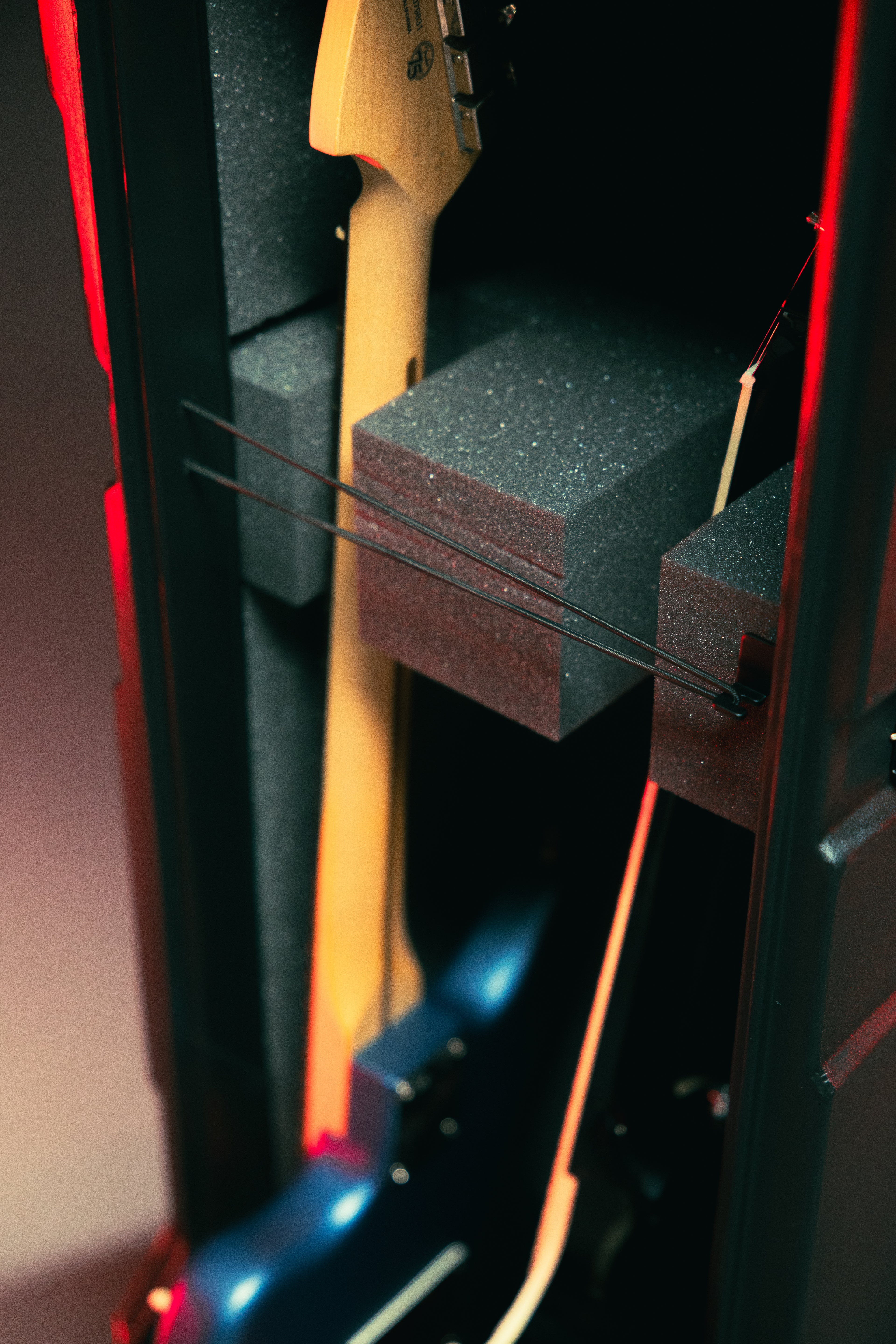 Mini Vault for 2 Electric Guitars