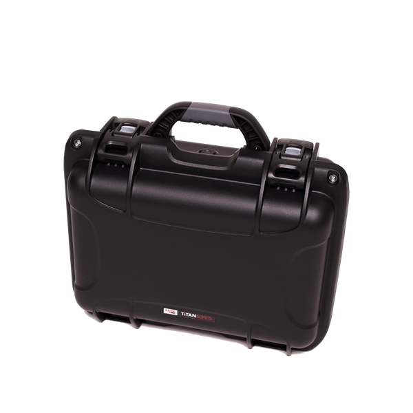 Waterproof case w/divider system; 13.8"x9.3"x6.2"