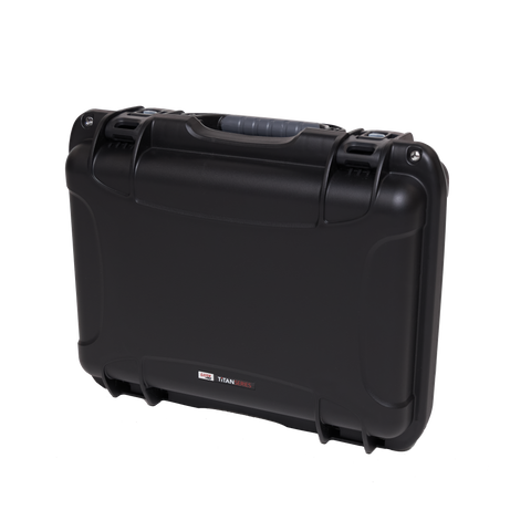 Waterproof case w/ divider system; 17