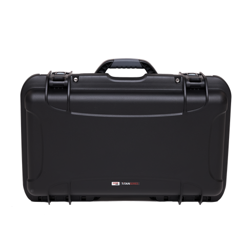 Waterproof case w/divider system; 20.5"x11.3"x7.5"