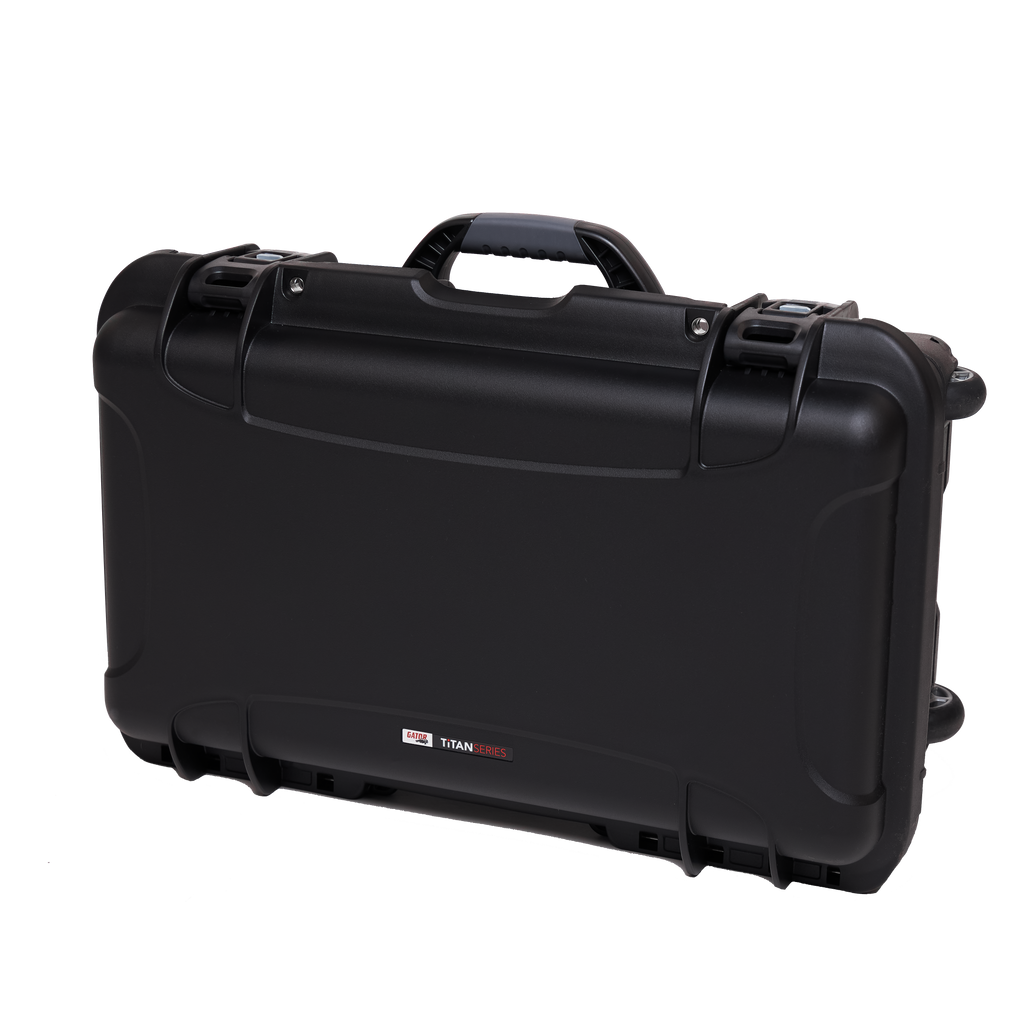 Waterproof case w/divider system; 20.5"x11.3"x7.5"