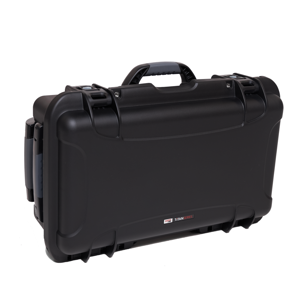 Waterproof case w/divider system; 20.5"x11.3"x7.5"