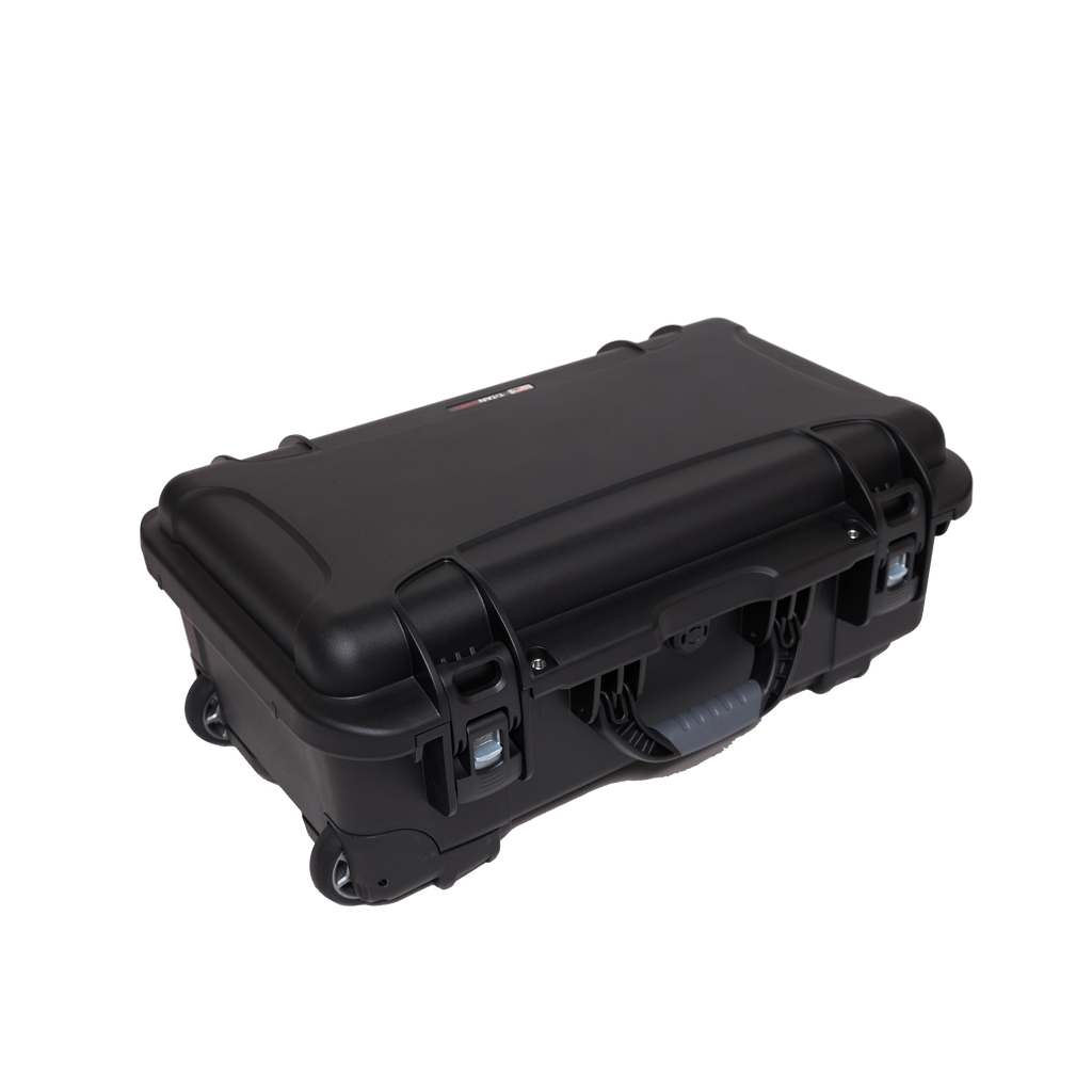 Waterproof case w/divider system; 20.5"x11.3"x7.5"