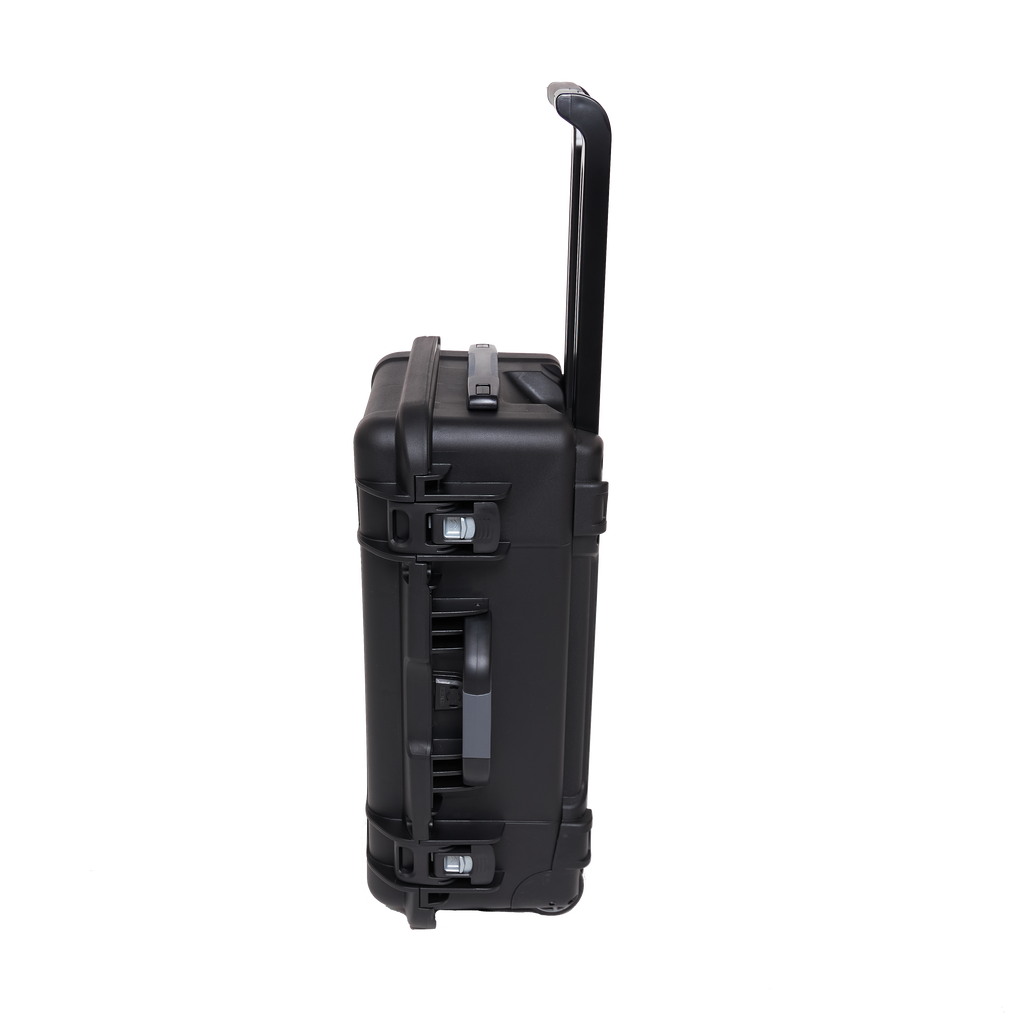 Waterproof case w/divider system; 20.5"x11.3"x7.5"