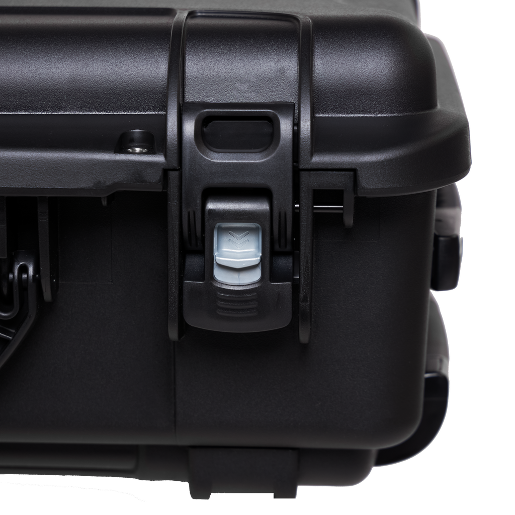 Waterproof case w/divider system; 20.5"x11.3"x7.5"