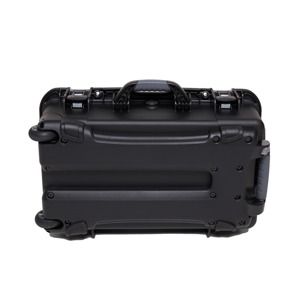 Waterproof case w/divider system; 20.5"x11.3"x7.5"
