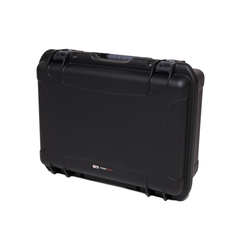 Waterproof case w/divider system; 20