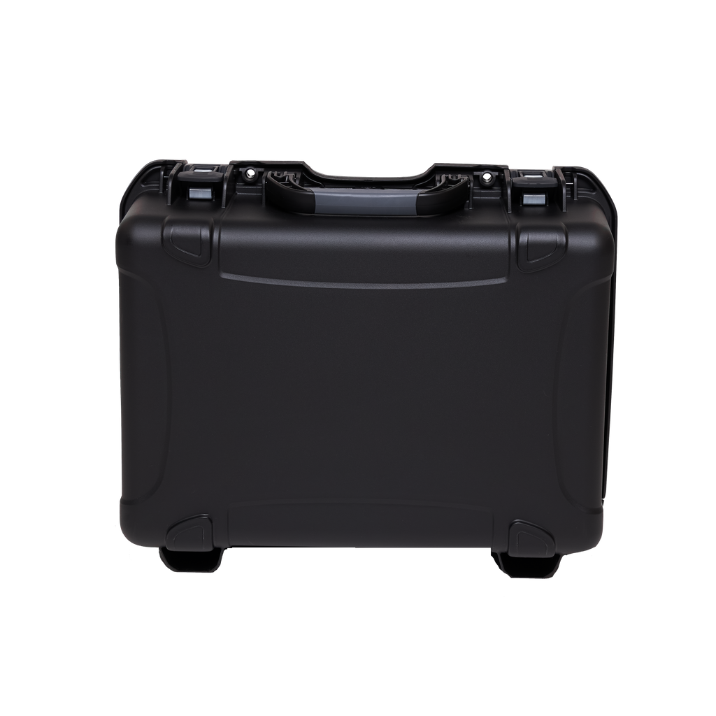 Waterproof case w/divider system; 20"x14"x8"