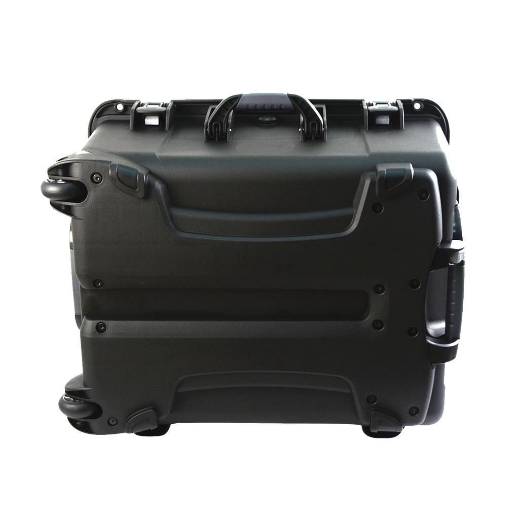Waterproof case w/ diced foam; 22"x17"x12.9"
