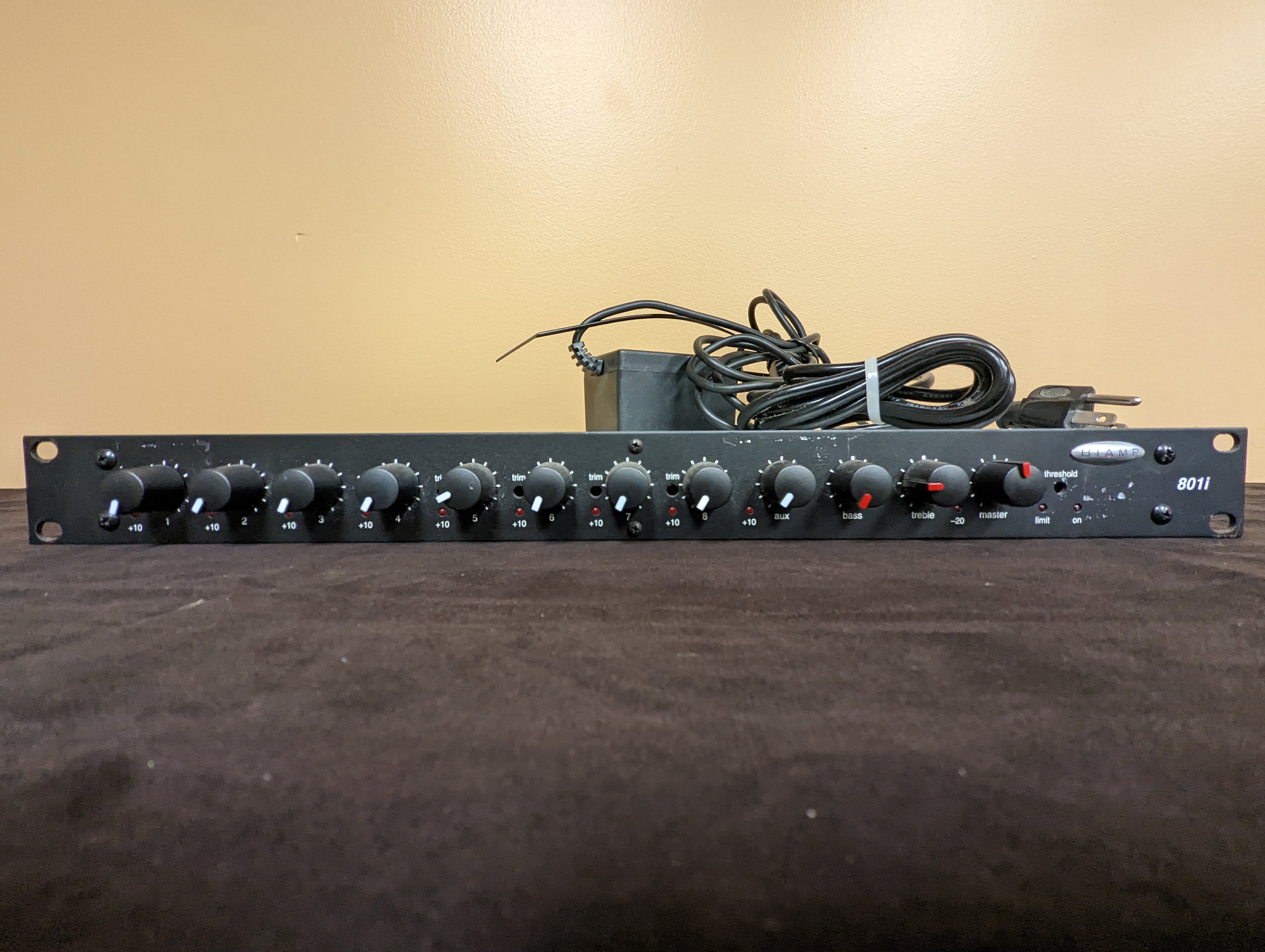 BiAmp 801i - Used Single Rack space mixer